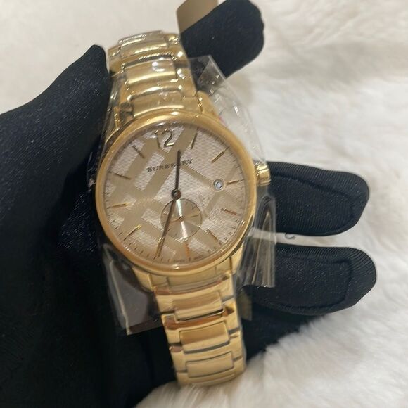 NIB Gold Tone Burberry Watch - Picture 1 of 10
